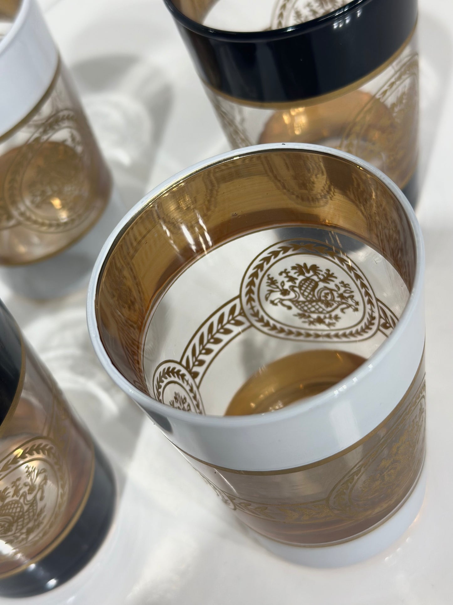 Lot de 12 Verres à Thé – Colorés avec Base Dorée & Argentée