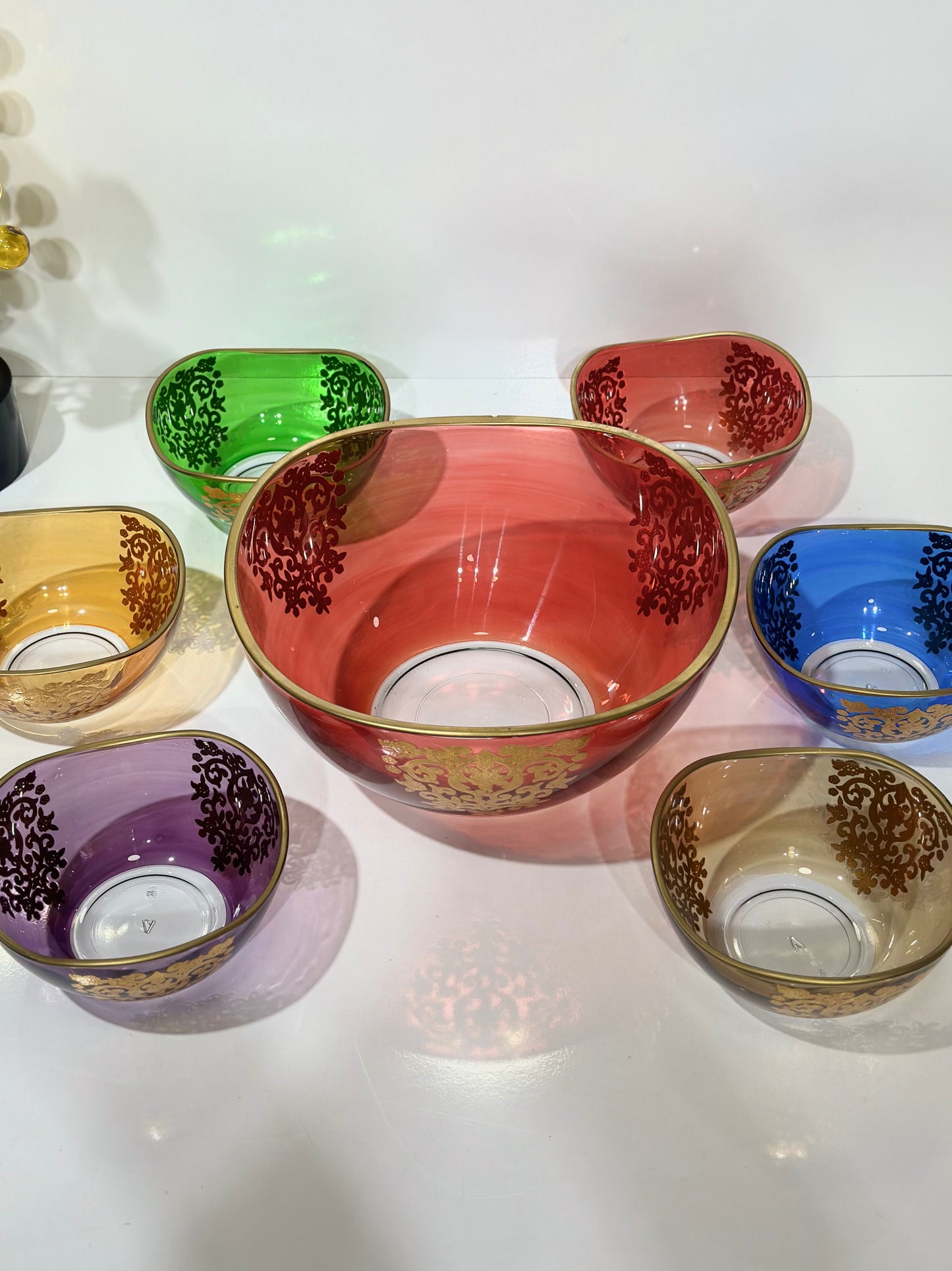 Lot de 12 Verres à Thé – Colorés avec Base Dorée & Argentée