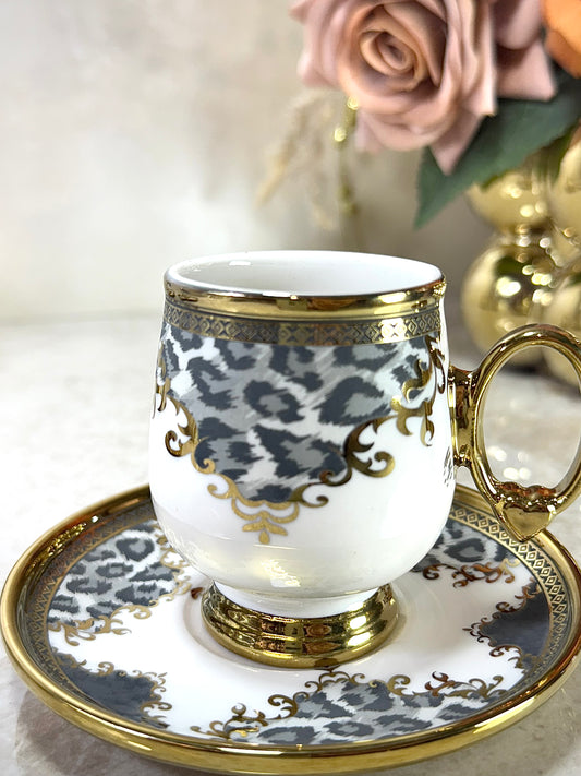 Coffret de 6 tasses avec sous tasses – Un cadeau d’exception au charme royal