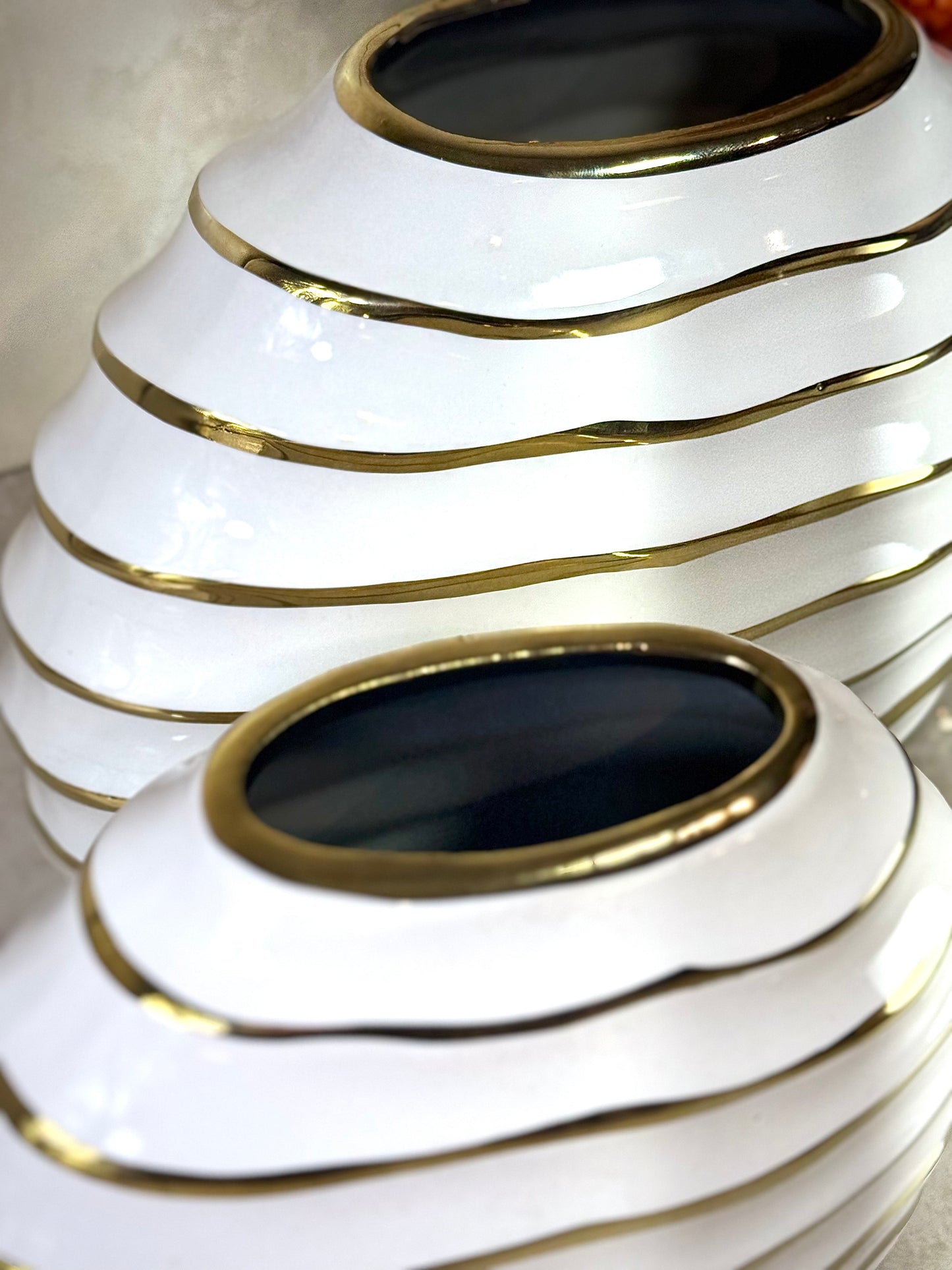 Ensemble de 2 vases en porcelaine – Élégance sculpturale pour votre intérieur