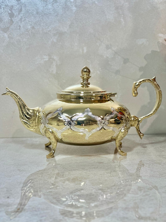 Théière orientale en cuivre plaqué or – Artisanat de luxe