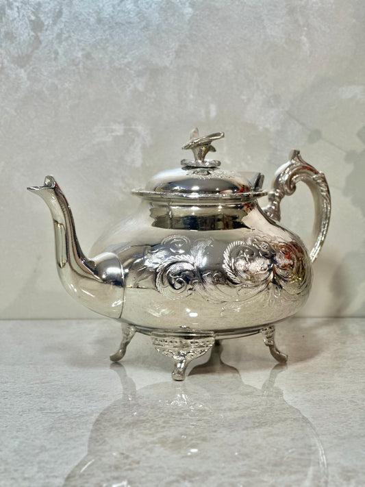 Théière argentée classique – Cuivre travaillé à la main