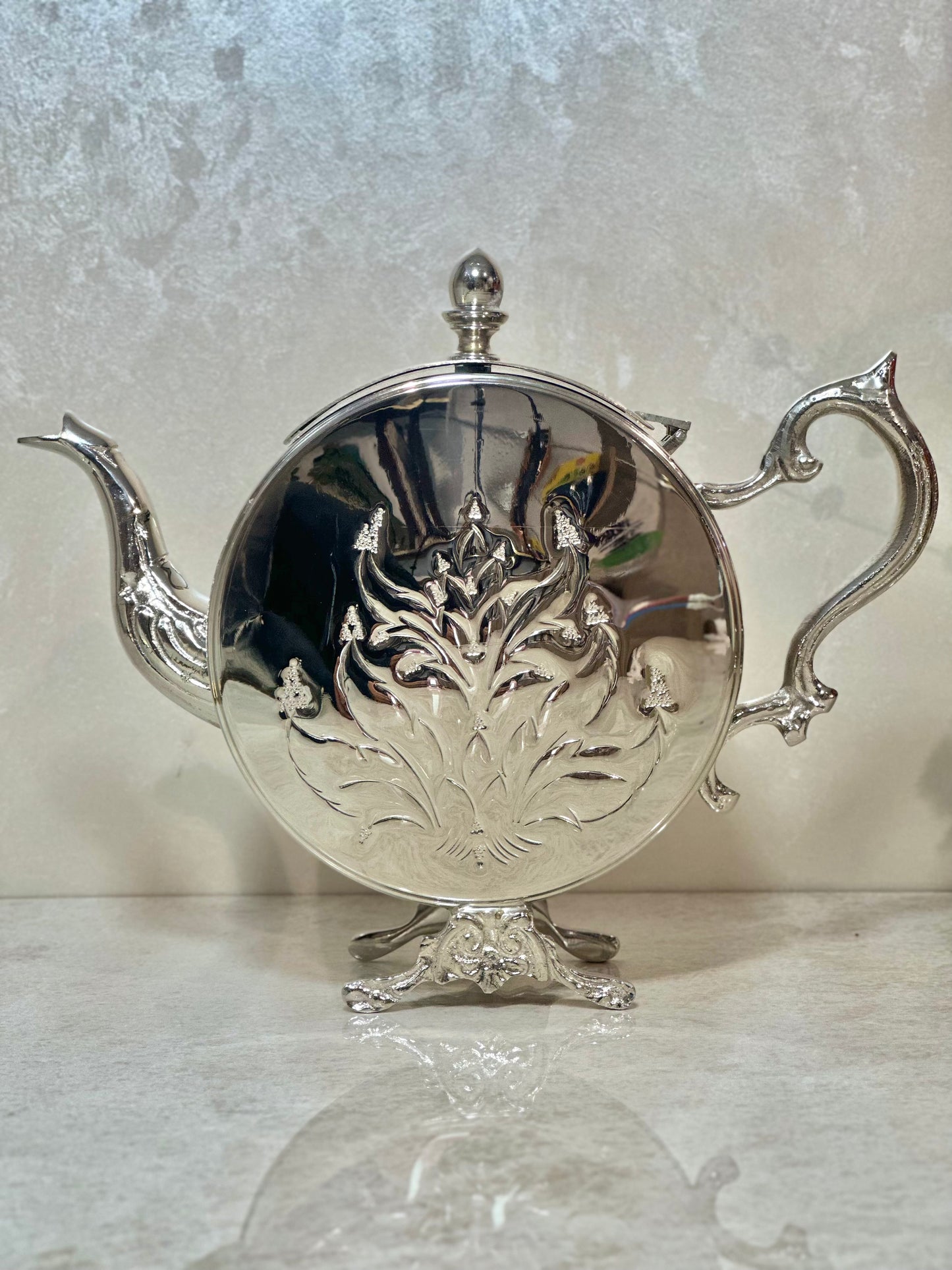 Théière de collection en argent – Artisanat et tradition