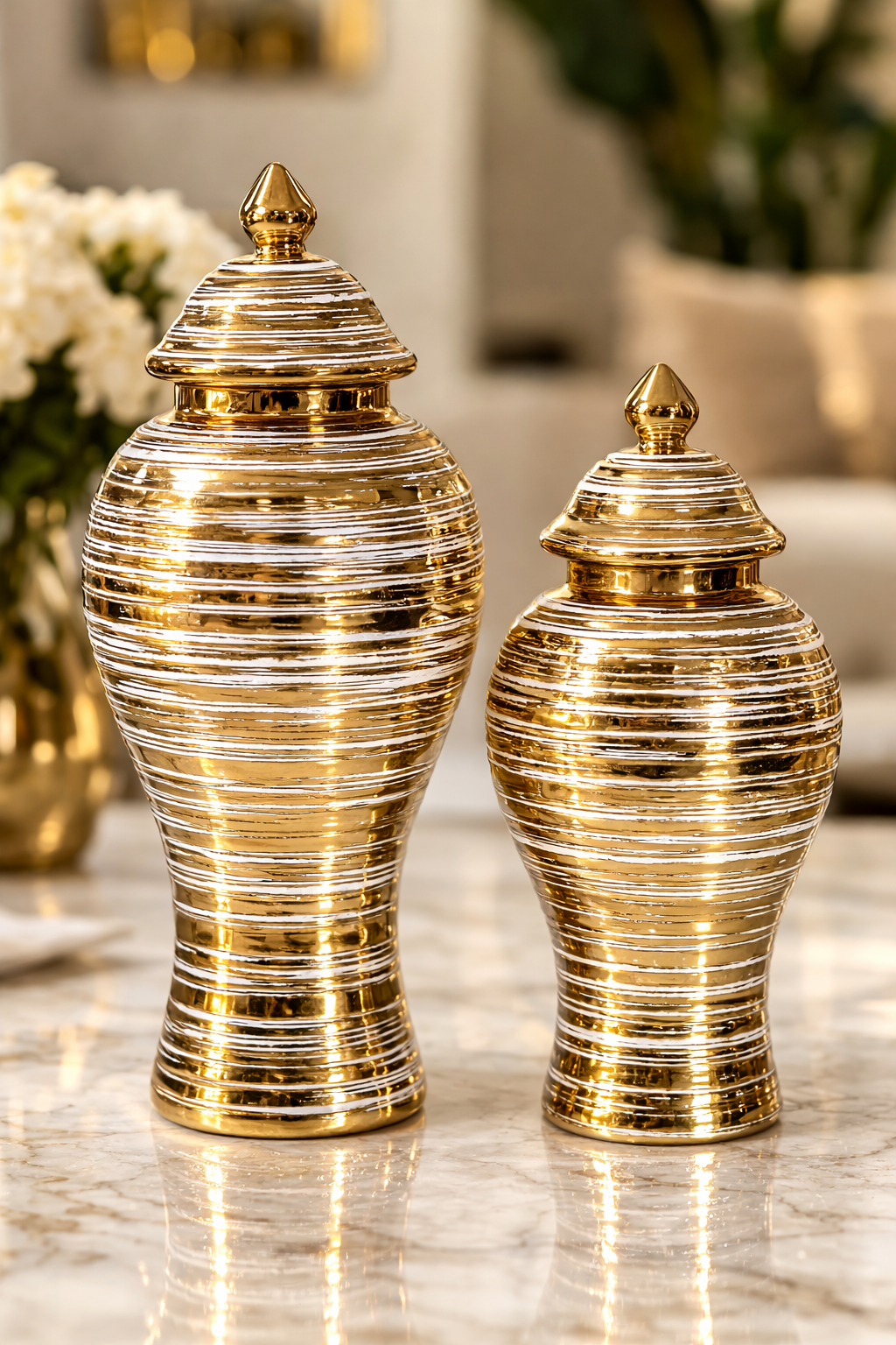 Duo de vases en porcelaine – Élégance intemporelle