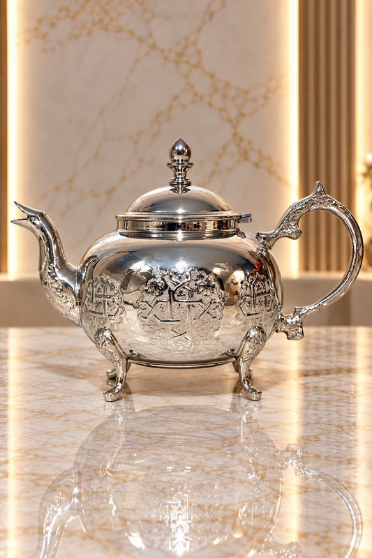 Théière de cérémonie – Cuivre plaqué argent avec motifs gravés