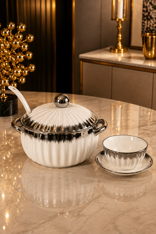 Élégant Service à Soupe en Blanc et Argenté – 13 Pièces Complètes