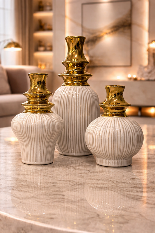 Trio de Vases Sculptés – Finition Dorée, Blanc