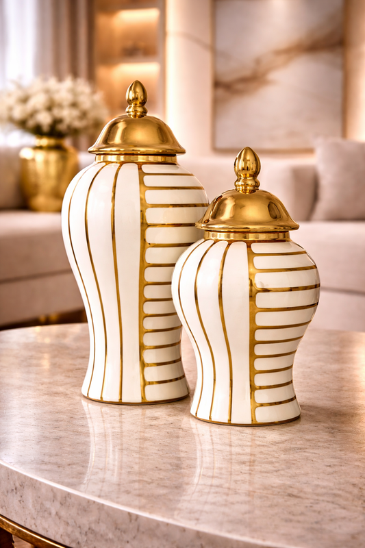Duo de vases en porcelaine – Élégance intemporelle