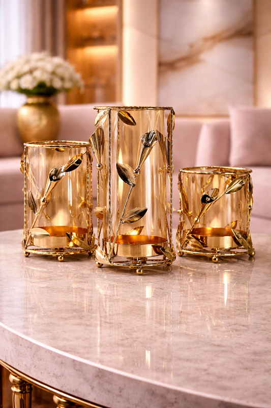 Trio de Bougeoirs en Verre & Métal Doré – Élégance Florale
