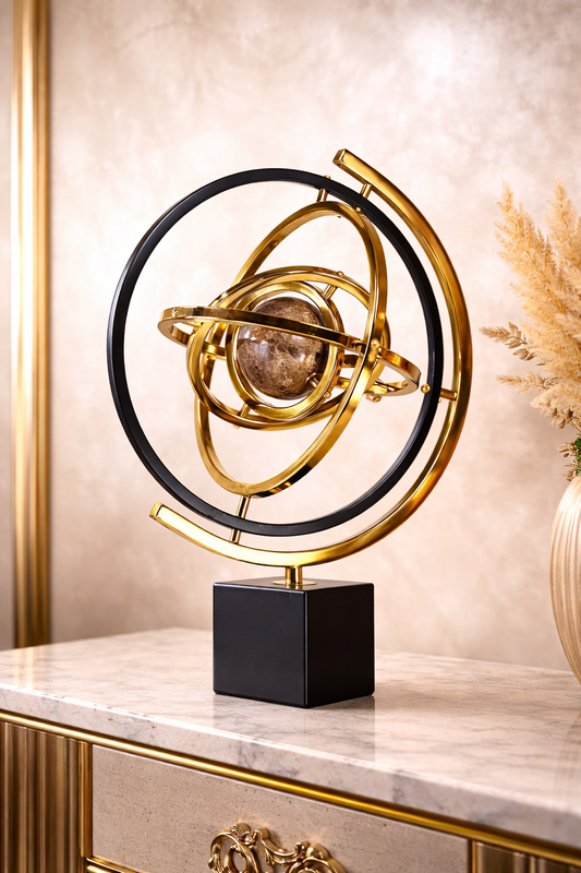 Sculpture décorative en métal doré – Élégance moderne