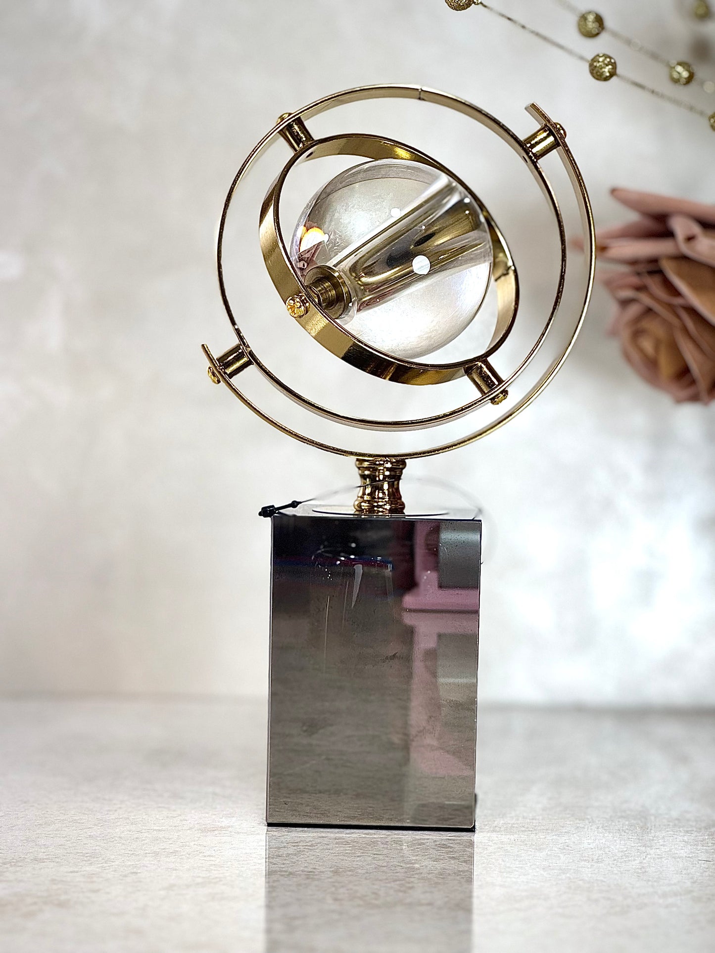 Sphère Orbitale Dorée