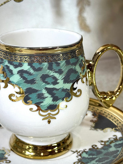 Coffret de 6 tasses avec sous tasses – Un cadeau d’exception au charme royal