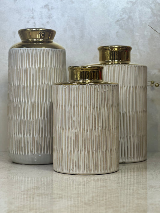 Trio de Vases Élégants – Blanc avec Finition Dorée