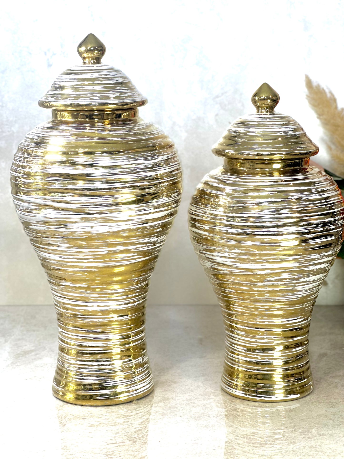 Duo de vases en porcelaine – Élégance intemporelle