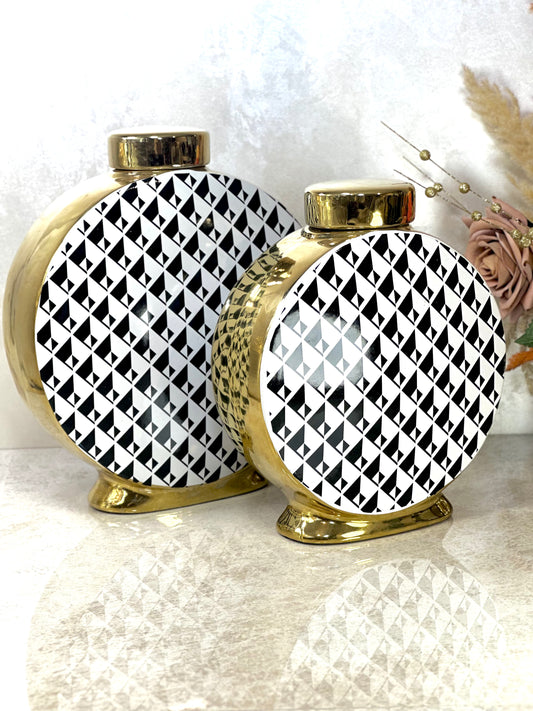 Duo de Vases Ronds “Illusion Chic” – Motif Noir & Blanc Énigmatique