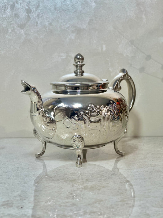 Théière en cuivre argenté – Finesse artisanale