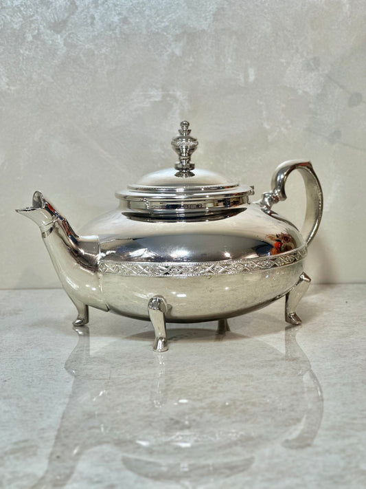 Théière de cérémonie – Cuivre plaqué argent avec motifs gravés