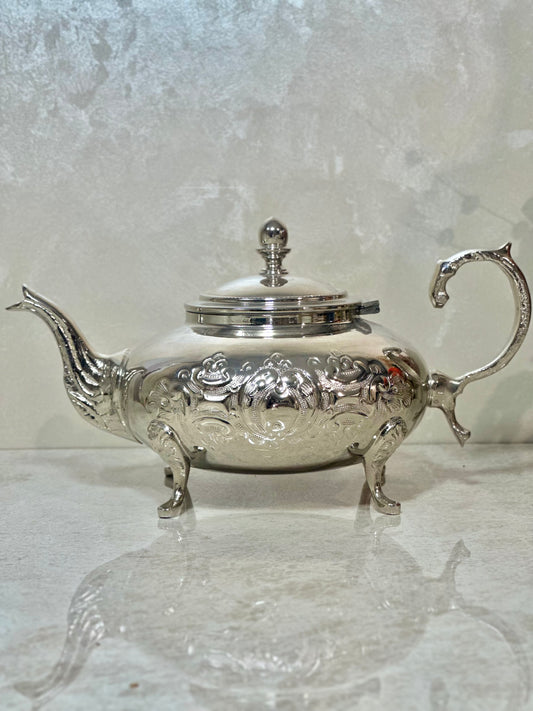 Théière de collection en argent – Artisanat et tradition