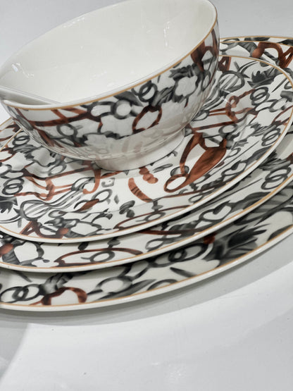 Service de Table 33 Pièces en Porcelaine – Blanc avec Décorations Marron et Gris